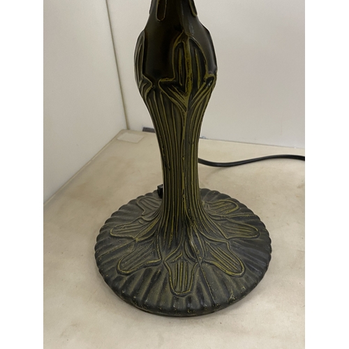 37 - A HEXAGON TIFFANY STYLE ART DECO TABLE LAMP TOGETHER WITH A SIMILAR FLOOR LAMP WITH GOOSENECK