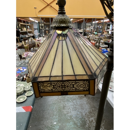 37 - A HEXAGON TIFFANY STYLE ART DECO TABLE LAMP TOGETHER WITH A SIMILAR FLOOR LAMP WITH GOOSENECK