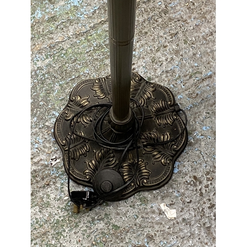 37 - A HEXAGON TIFFANY STYLE ART DECO TABLE LAMP TOGETHER WITH A SIMILAR FLOOR LAMP WITH GOOSENECK