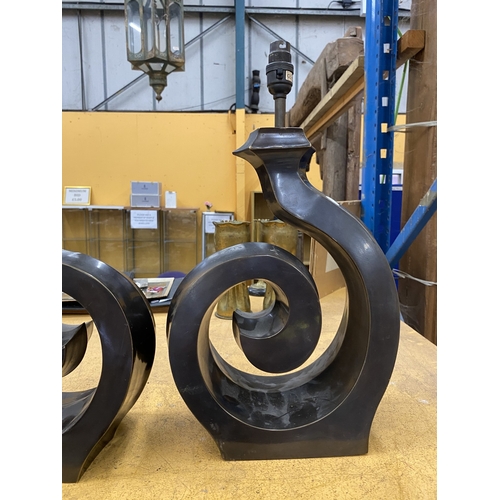 50 - A PAIR OF ITALIAN BRONZE SPIRAL LAMPS, HEIGHT 36CM