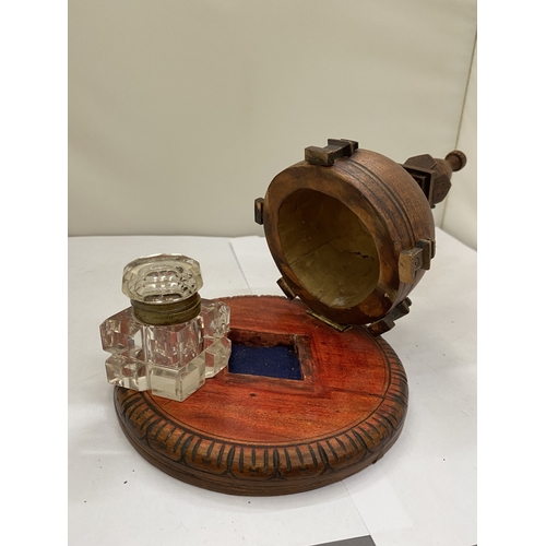 11 - AN INKWELL UNDER A NEPALESE TEMPLE