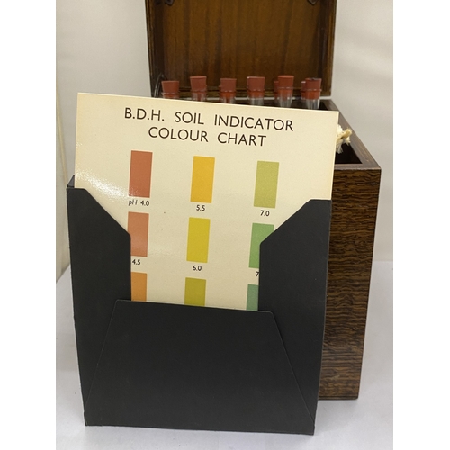 14 - A VINTAGE OAK CASED BARIUM SULPHATE SOIL TESTING OUTFIT