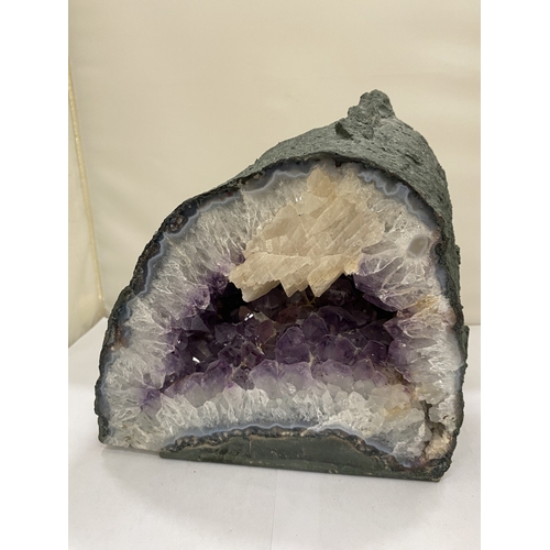 Lot 21        