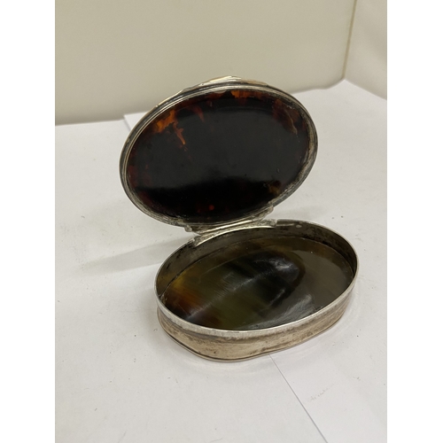 5 - AN 18TH CENTURY, GEORGIAN MOTHER 0F PEARL AND UNMARKED SILVER PIQUE SNUFF BOX