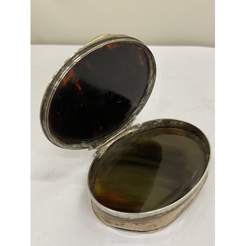 5 - AN 18TH CENTURY, GEORGIAN MOTHER 0F PEARL AND UNMARKED SILVER PIQUE SNUFF BOX