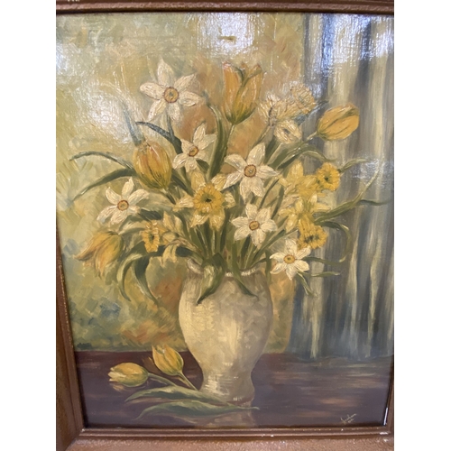 8 - A VINTAGE STILL LIFE OIL ON CANVAS PAINTING OF DAFFODILS, SIGNED JACKSON, 1951 - FRAMED, 60CM X 50CM