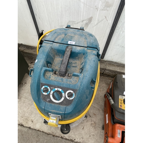 69 - A MAKITA INDUSTRIAL VACUUM CLEANER BELIEVED WORKING BUT NO WARRANTY  NO VAT