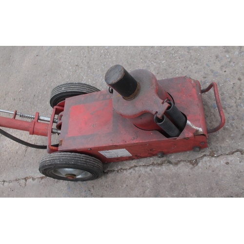 80 - AN AIRLINE JACK  NO VAT