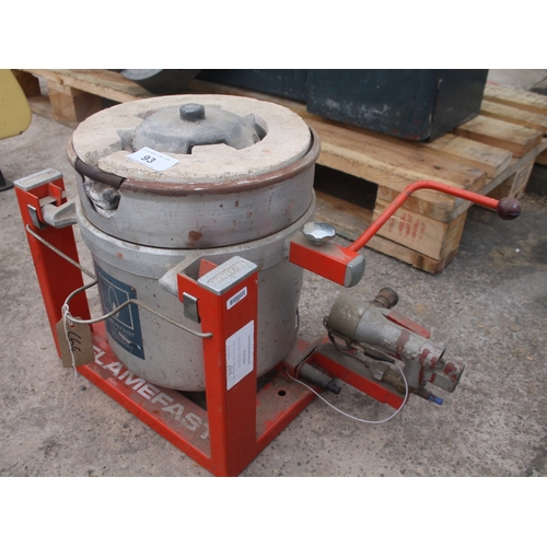 93 - A FLAMEFAST CRUCIBLE FURNACE, NATURAL GAS  NO VAT