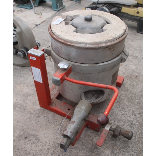 93 - A FLAMEFAST CRUCIBLE FURNACE, NATURAL GAS  NO VAT