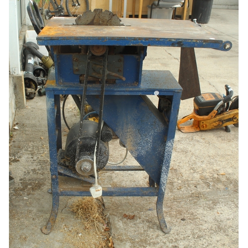35 - A LARGE HEAVY DUTY TABLE SAW NO VAT