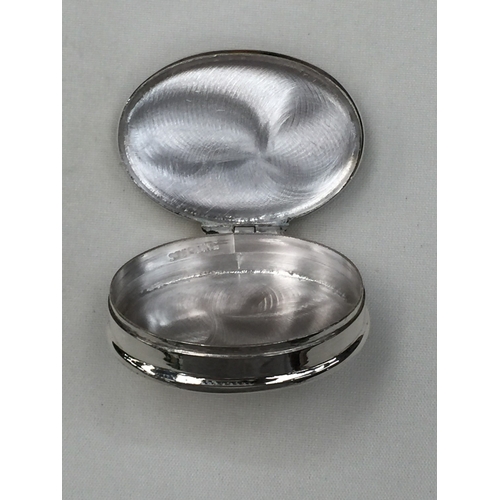 19 - A SILVER AND ENAMEL HUNTING SCENE PILL BOX