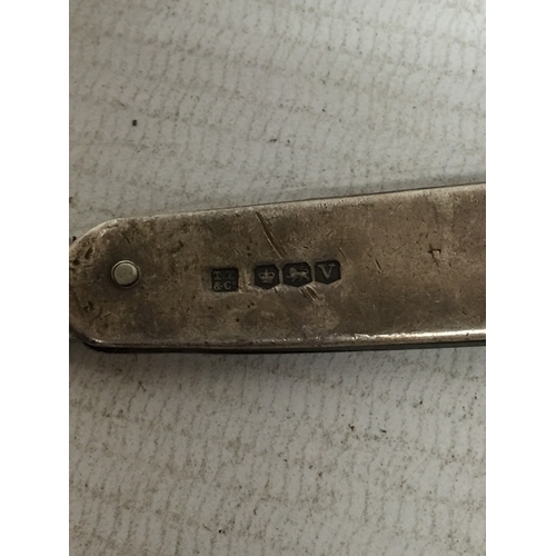 22 - A HALLMARKED SHEFFIELD SILVER AND MOTHER OF PEARL FRUIT KNIFE
