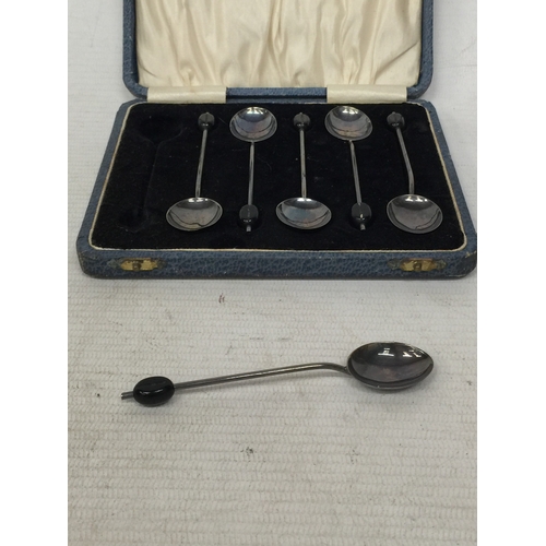 38 - A SET OF SIX HALLMARKED BIRMINGHAM SILVER TEASPOONS IN A PRESENTATION BOX