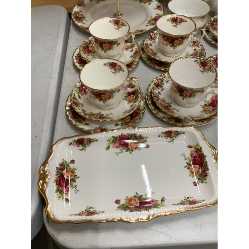 43 - A FIRST QUALITY ROYAL ALBERT 'OLD COUNTRY ROSES' TEASET TO INCLUDE A THREE TIERED CAKE STAND, LARGE ... 