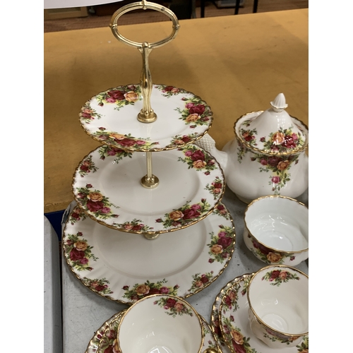 43 - A FIRST QUALITY ROYAL ALBERT 'OLD COUNTRY ROSES' TEASET TO INCLUDE A THREE TIERED CAKE STAND, LARGE ... 