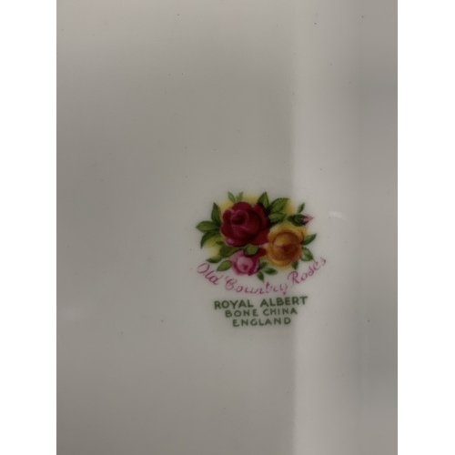 43 - A FIRST QUALITY ROYAL ALBERT 'OLD COUNTRY ROSES' TEASET TO INCLUDE A THREE TIERED CAKE STAND, LARGE ... 
