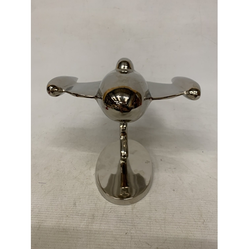 45 - A CHROME FLASH GORDON SPACESHIP, HEIGHT 19CM, HEIGHT 25CM
