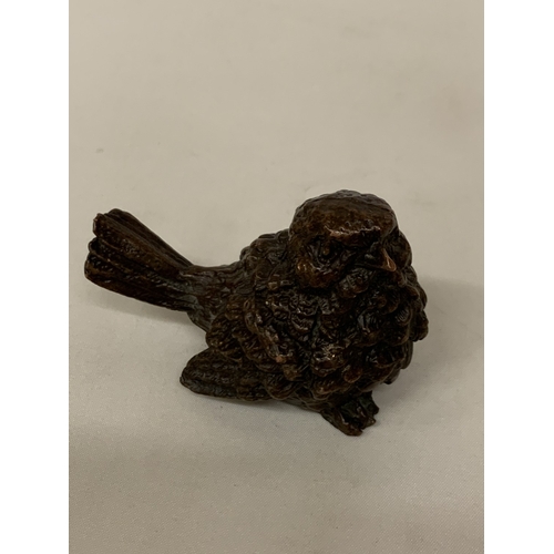 53 - A BRONZE FIGURE OF A BIRD, HEIGHT 5CM