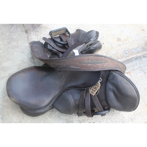 10 - EHVOROW, GOOD SADDLE WITH STIRRUP  NO VAT