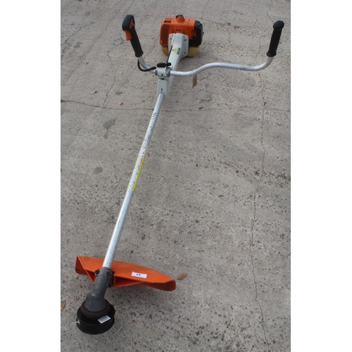 44 - A STIHL FS400 STRIMMER  NO VAT