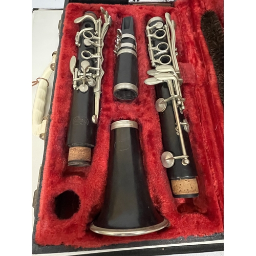 12 - AN ARBITER ROSSINI CLARINET IN A FITTED CASE