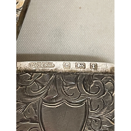 18 - A HALLMARKED BIRMINGHAM SILVER VESTA CASE, WEIGHT 18g