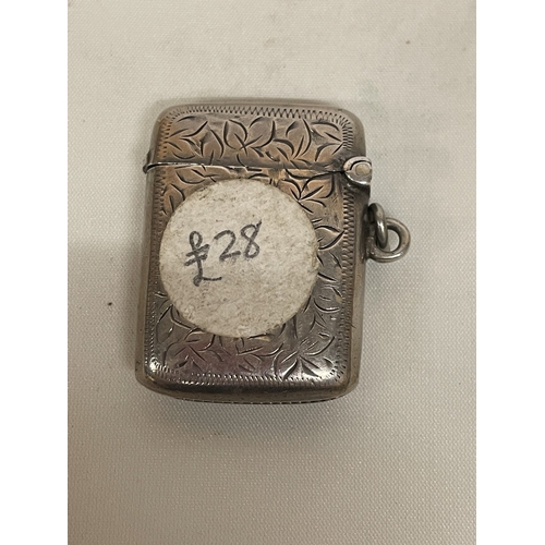 19 - A HALLMARKED BIRMINGHAM SILVER VESTA CASE, WEIGHT 15g