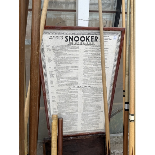 A LARGE ASSORTMENT OF VINTAGE SNOOKER ITEMS TO INCLUDE A SCORE BOARD ...
