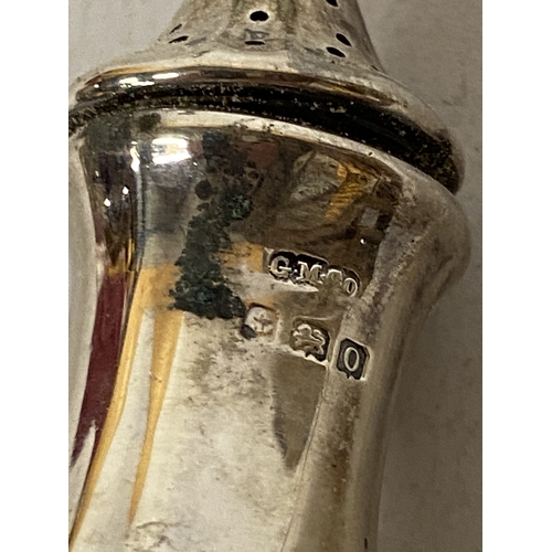 30A - A HALLMARKED BIRMINGHAM SILVER SALT AND PEPPER SET, TOTAL WEIGHT 88g