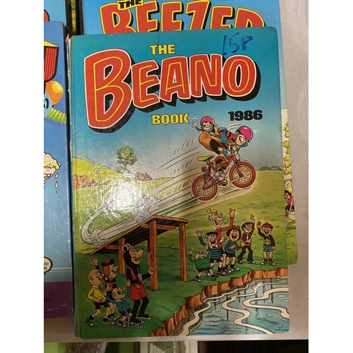 A COLLECTION OF ANNUALS TO INCLUDE THE BEANO, BEEZER, TOM AND JERRY, ETC