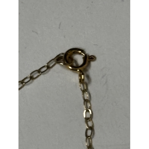 638 - A 10 CARAT GOLD FINE NECKLACE