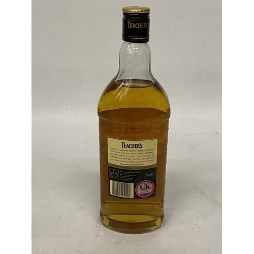 313 - A 70CL BOTTLE OF TEACHERS HIGHLAND CREAM BLENDED SCOTCH WHISKY