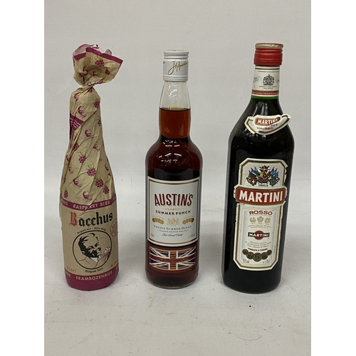 327 - THREE BOTTLES TO INCLUDE A 75CL BOTTLE OF MARTINI ROSSO, A 70CL BOTTLE OF AUSTIN'S SUMMER PUNCH AND ... 