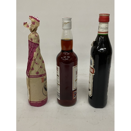 327 - THREE BOTTLES TO INCLUDE A 75CL BOTTLE OF MARTINI ROSSO, A 70CL BOTTLE OF AUSTIN'S SUMMER PUNCH AND ... 