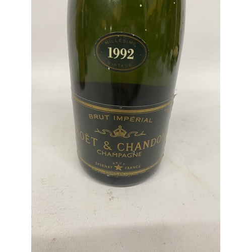 339 - A 1992 GREEN LABEL BOTTLE OF MOET & CHANDON BRUT IMPERIAL CHAMPAGNE