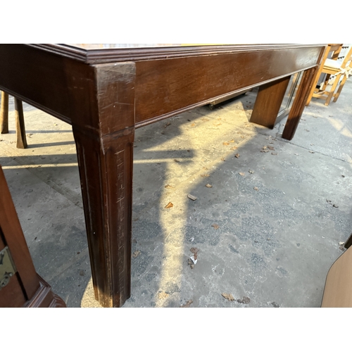 2739 - A 19TH CENTURY STYLE BOARDROOM TABLE WITH LEATHER TOP ON SQUARE LEGS, 84