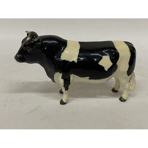 1013 - A BESWICK FRIESIAN BULL 