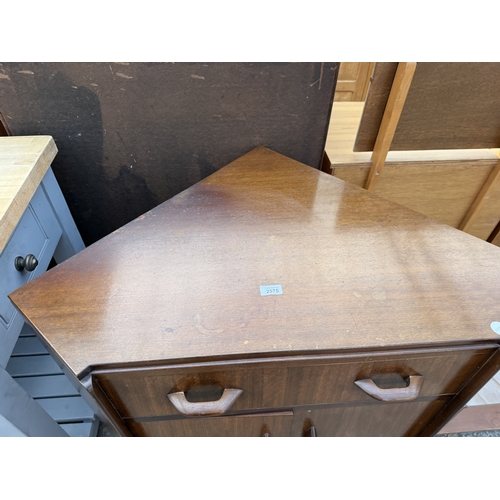 2575 - A G PLAN E GOMME CORNER BUREAU, 38.5