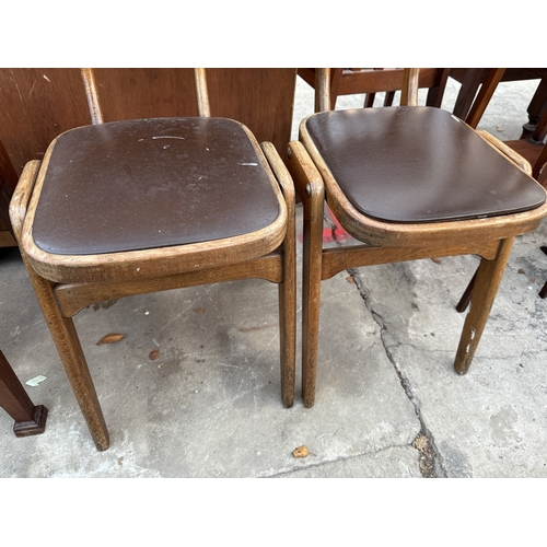2589 - A PAIR OF CENTA RETRO STACKING CHAIRS