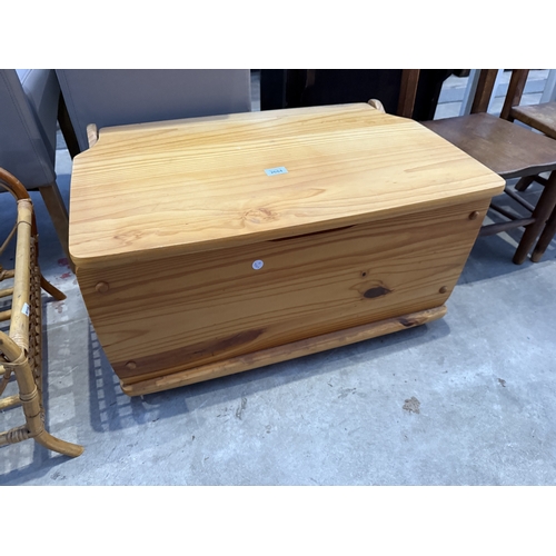 2684 - A PINE BLANKET CHEST, 28.5
