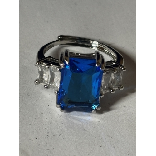 615 - A MARKED 925 LARGE BLUESTONE RING SIZE S IN A PRESENTATION BOX