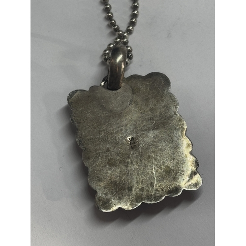 742 - A SILVER AND MOTHER OF PEARL NECKLACE