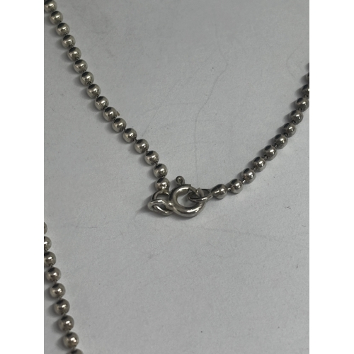 742 - A SILVER AND MOTHER OF PEARL NECKLACE