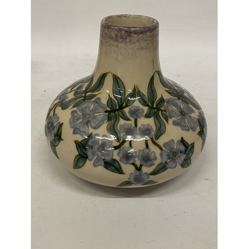 1031 - A COBRIDGE STONEWARE PERIWINKLE VASE - APPROX 20.5 CM