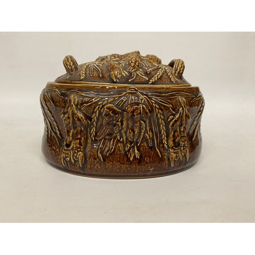 184 - A PORTMEIRION OVEN TO TABLE LIDDED DISH WITH DEER, PHEASANT AND RABBIT DECORATION