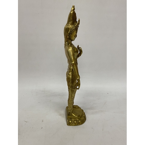 185 - A LARGE SCUPLTURE OF 