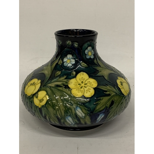 405 - A MOORCROFT BUTTERCUP SQUAT FORM VASE, HEIGHT APPROXIMATELY 28CM