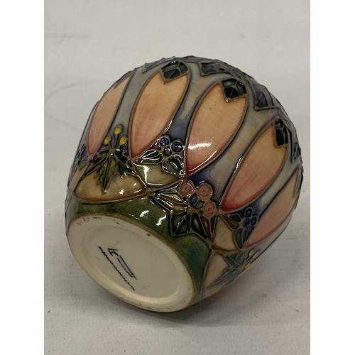 420 - A MOORCROFT SMALL CLUNY PATTERN GINGER JAR WITH COVER, HEIGHT 11.5CM