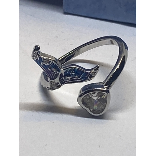 642 - A MARKED 925 FISHTAIL HEART RING IN A PRESENTATION BOX